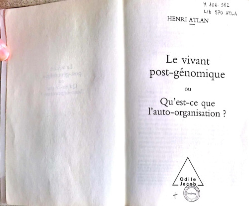 Le Vivant post-génomique: ou Qu'est-ce que l'auto-organisation?