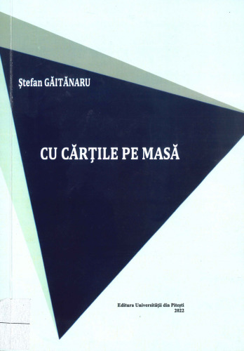 Cu cartile pe masa